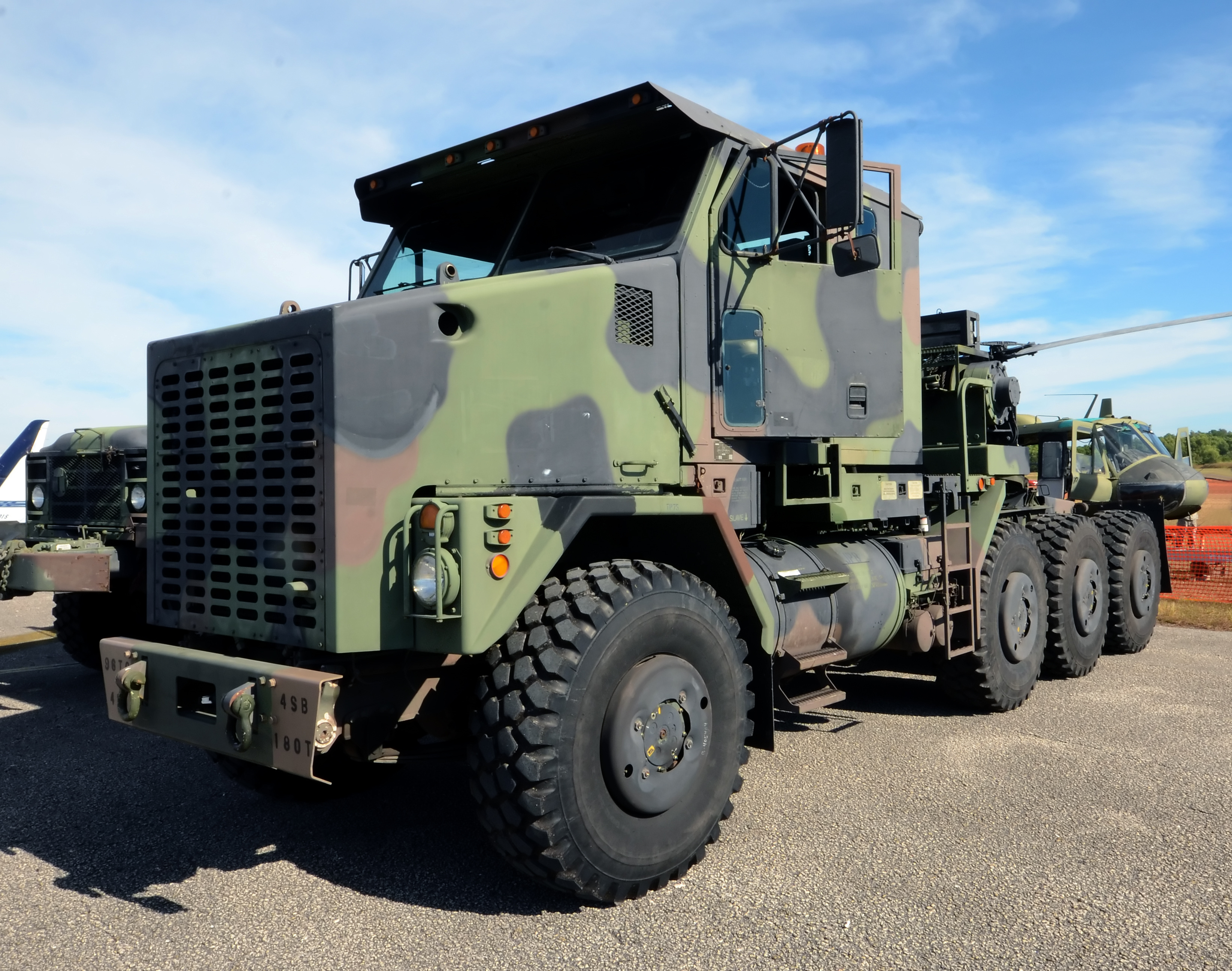 Modern army truck - Round Ground Metals